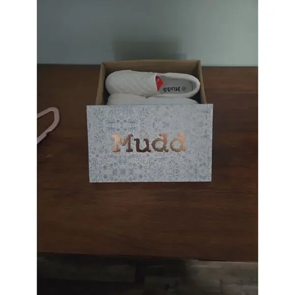 Mudd White Quilted Slip-On Sneakers Girls Sized 3 - Picture 1 of 2